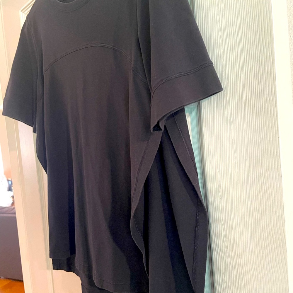 Lululemon T with side splits